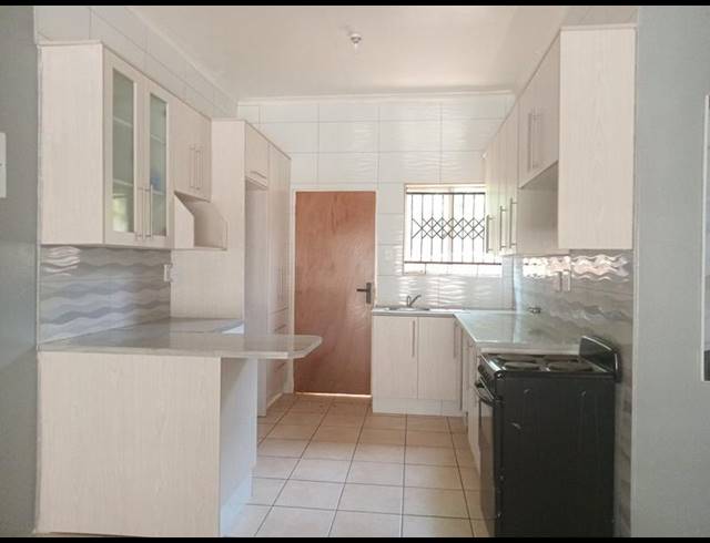 3 BEDROOM HOUSE FOR SALE IN GREENHILLS